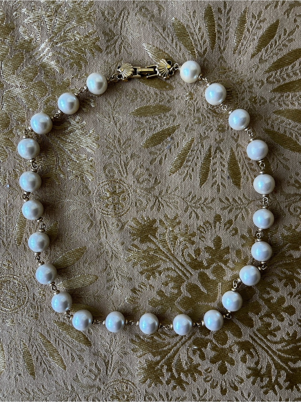 Vintage Richelieu Faux Pearl Station Necklace Gold Tone Shell Clasp 20 inch